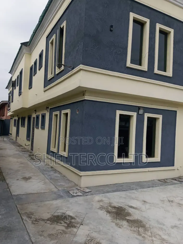 3bdrm Apartment in Gated, Agbotikuyo for sale in Agbotikuyo