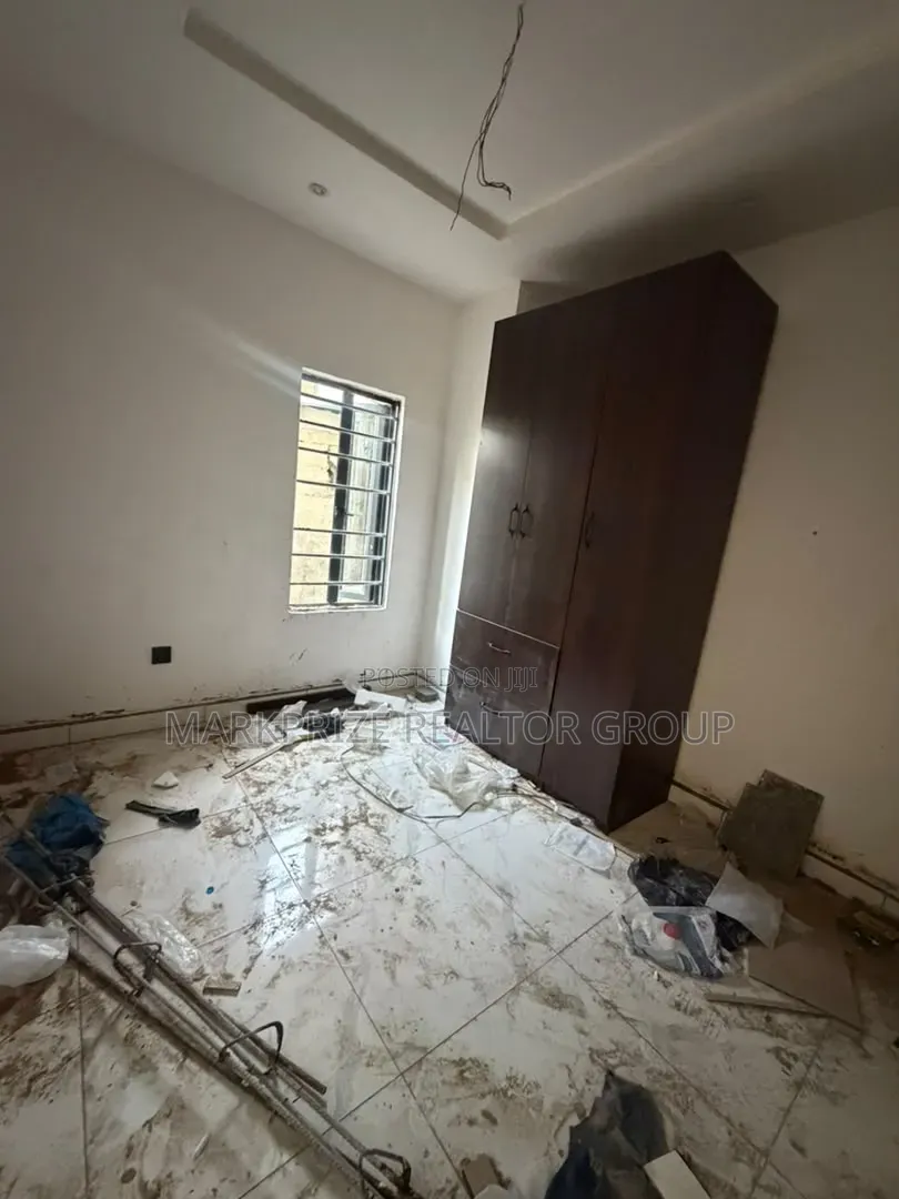 3bdrm Apartment in Gbagada Lagos for sale in Oworonshoki / Gbagada