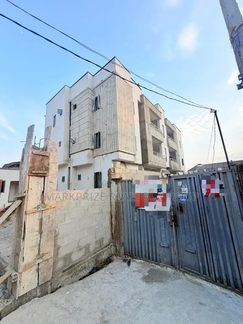 3bdrm Apartment in Gbagada Lagos for sale in Oworonshoki / Gbagada