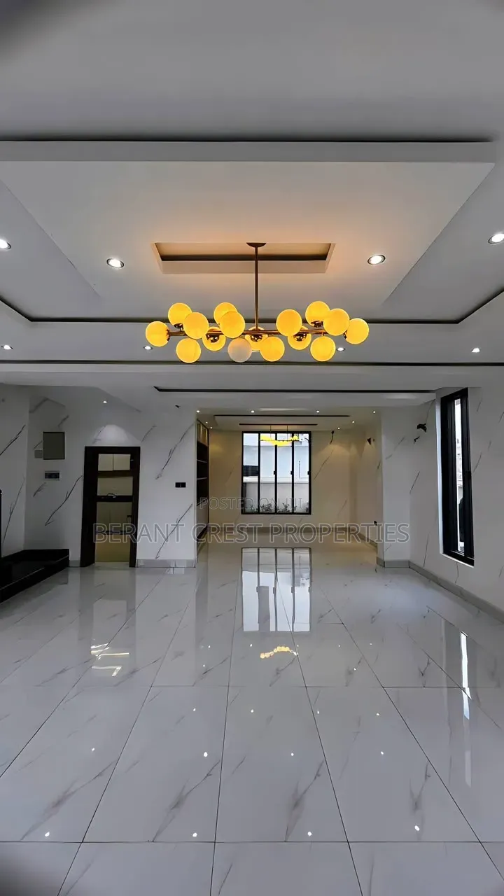5bdrm Duplex in Apo Resettlement for sale in Apo Resettlement