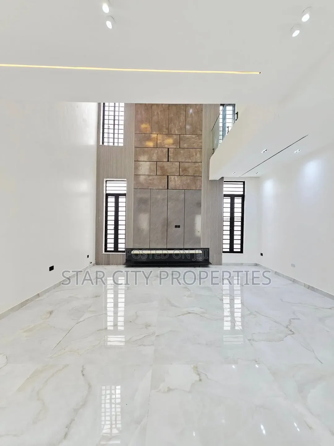 5bdrm Duplex in Lekki Phase 1 for sale in Lekki Phase 1