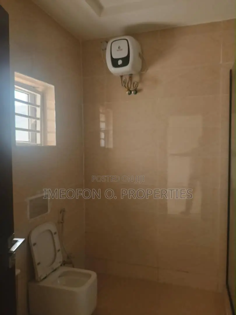 Furnished 5bdrm Duplex in In Estate, Kubwa for rent in Kubwa