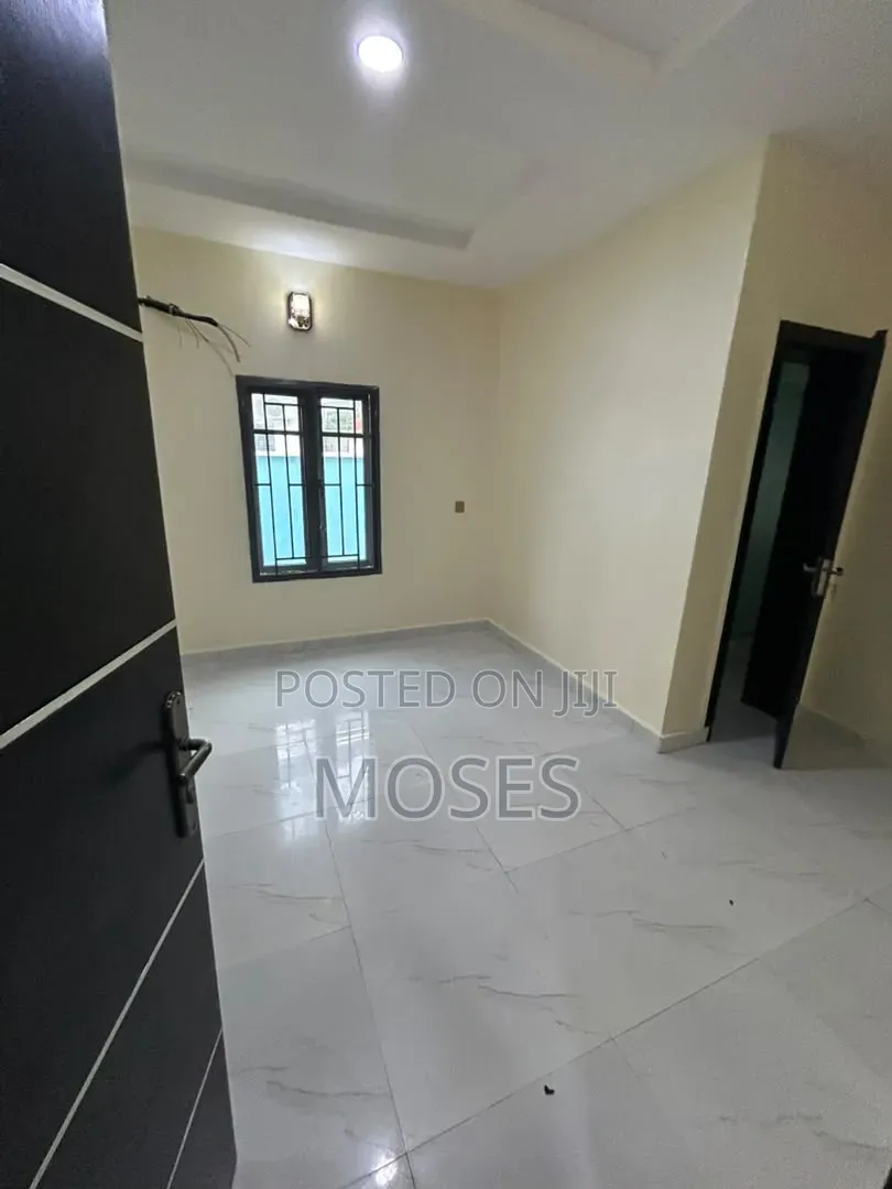 3bdrm Block of Flats in In An Access Code, Ologolo for rent in Ologolo