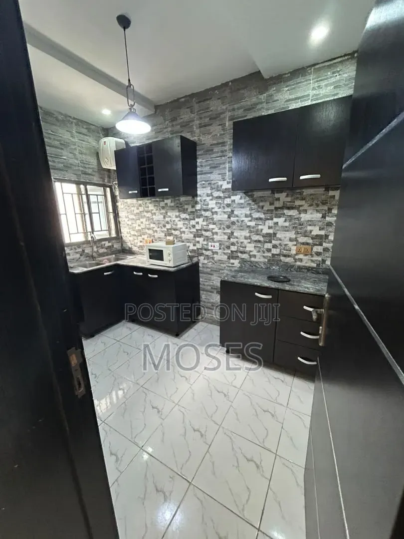 3bdrm Block of Flats in In An Access Code, Ologolo for rent in Ologolo