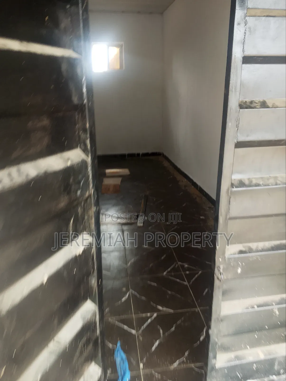 Shop for Rent in Berger