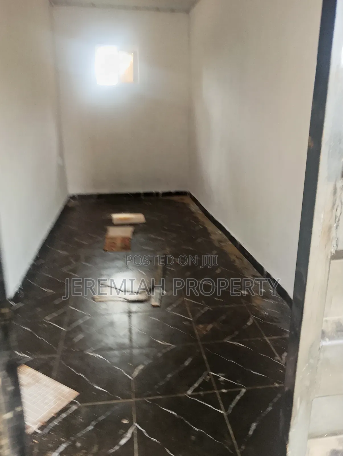 Shop for Rent in Berger