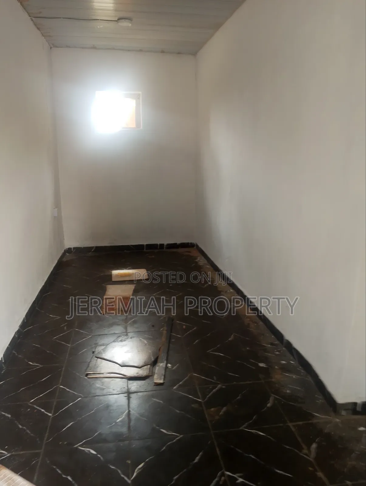 Shop for Rent in Berger
