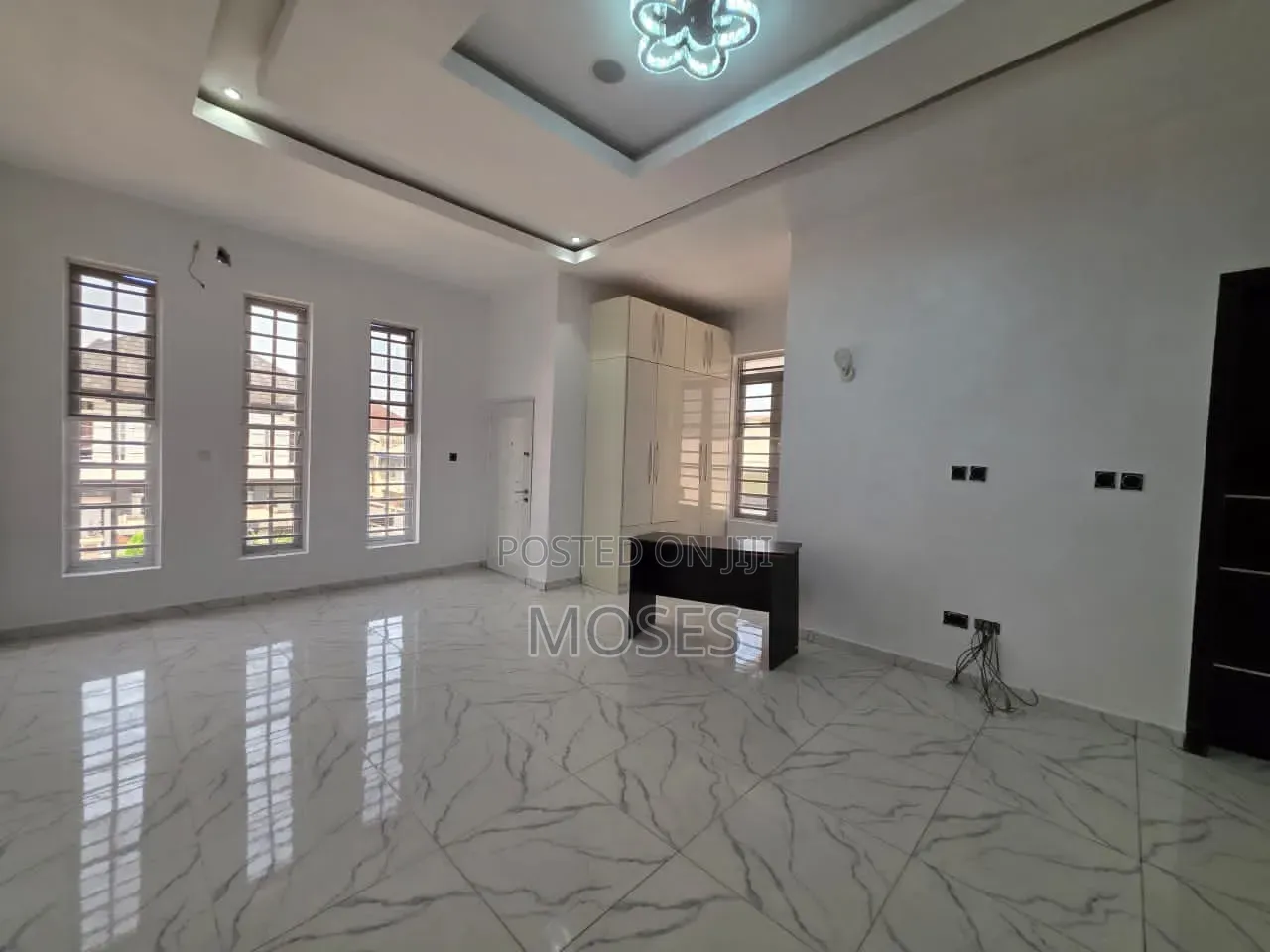 4bdrm Duplex in In An Access Control, Chevron for rent in Chevron