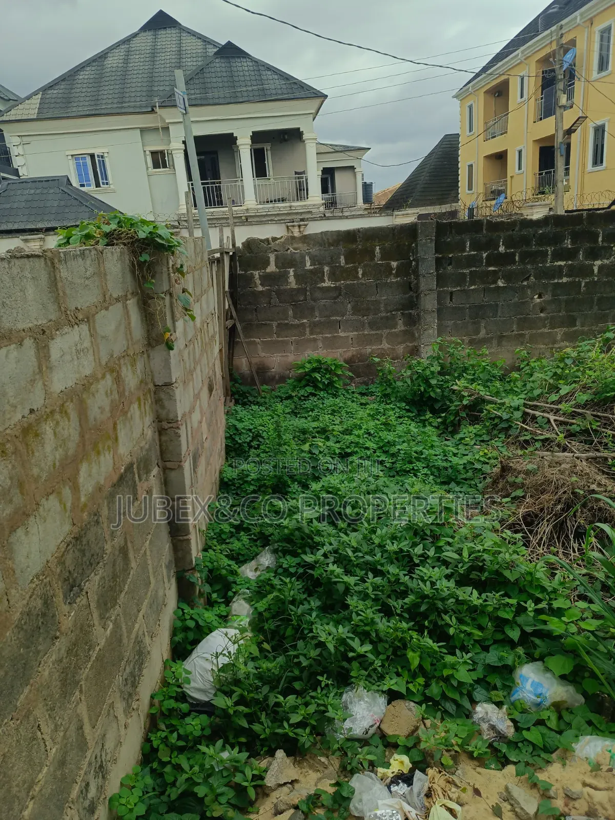 Quarter Plot on Corner Piece at Ikola in Agbado
