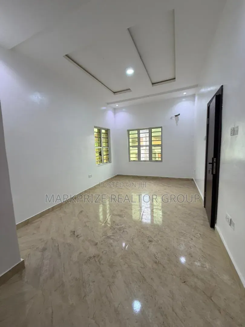 3bdrm Apartment in Magodo Gra Phase 2 for sale in GRA Phase 2 Shangisha