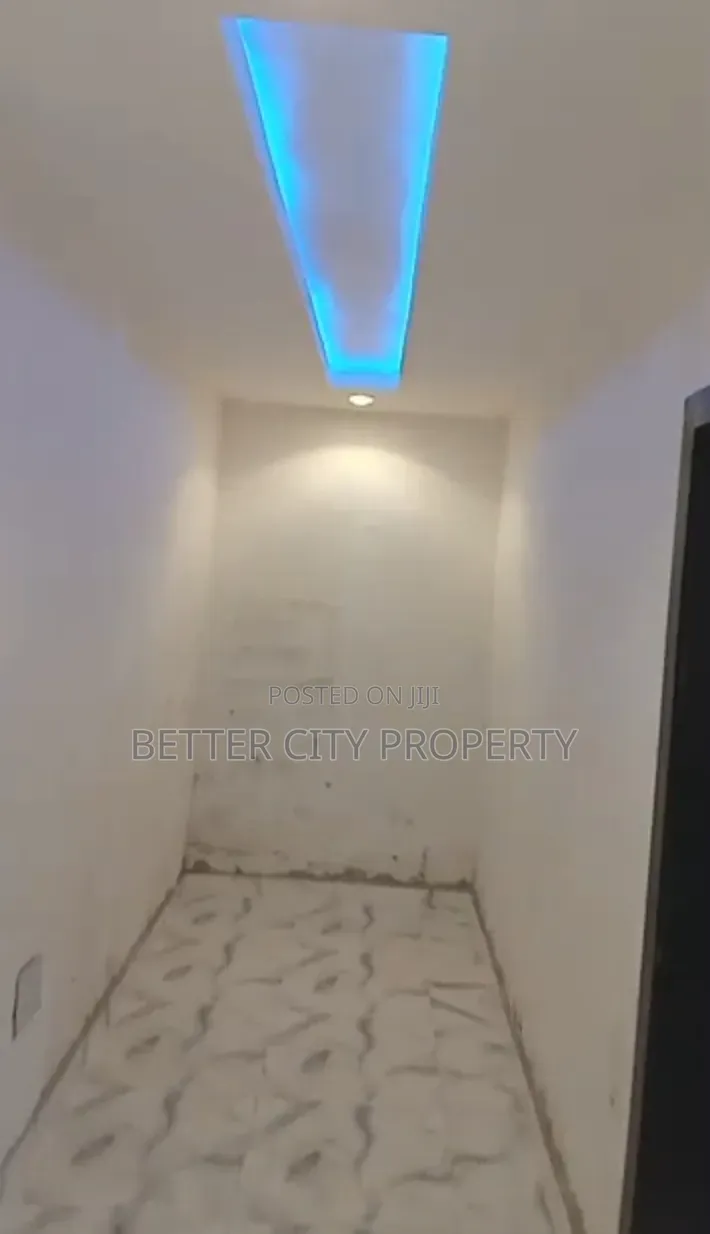Mini Flat in In Secured Street, for rent in Akowonjo
