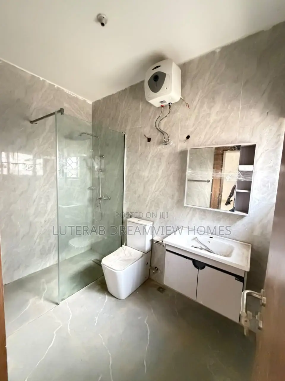 3bdrm Block of Flats in Heart Of Wuse 2 for rent in Wuse 2