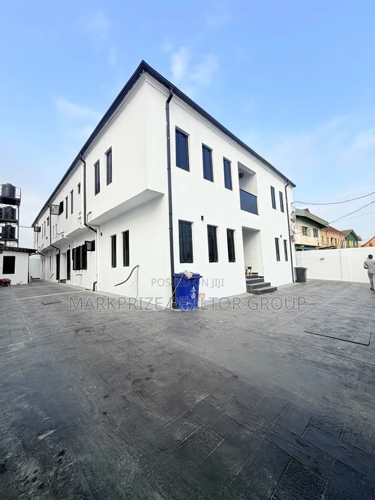 3bdrm Apartment in Gbagada Lagos for sale in Oworonshoki / Gbagada