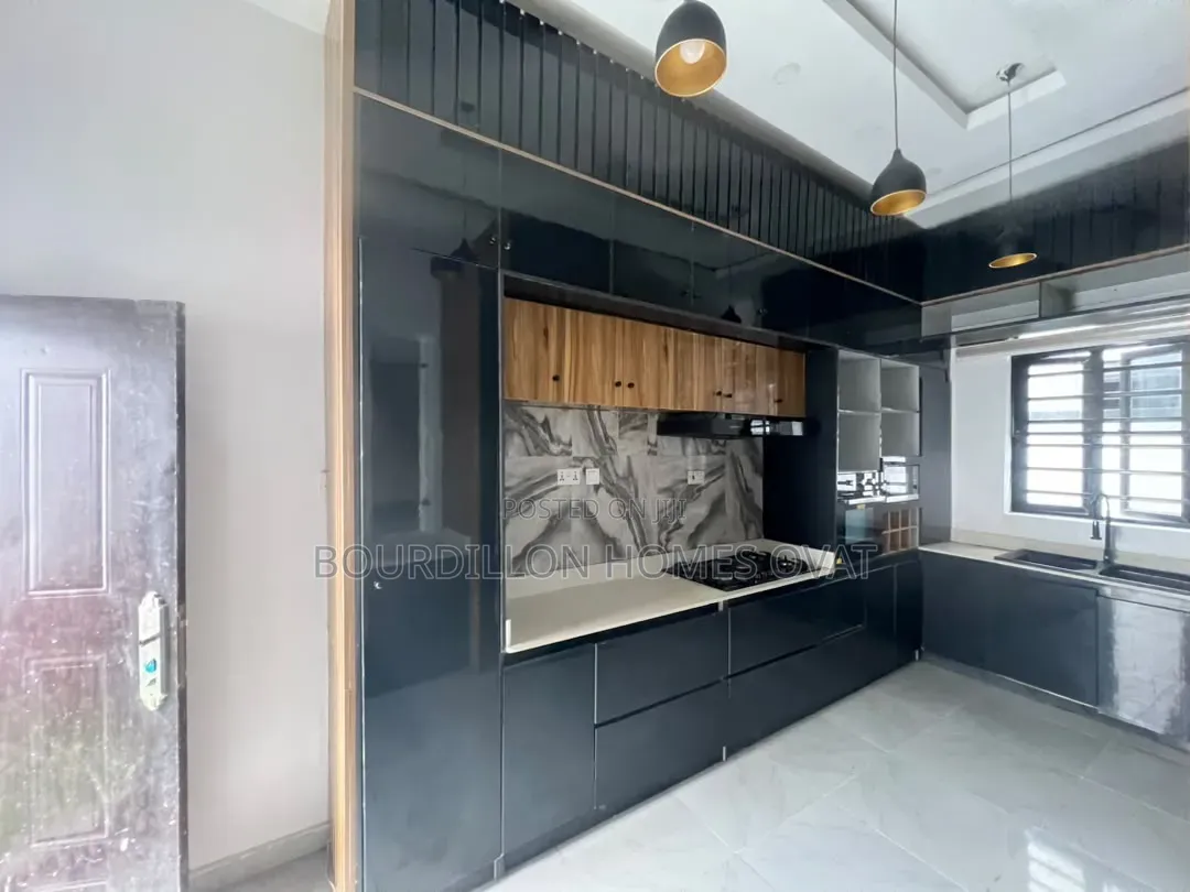 4bdrm Duplex in Ado Road Ajah Lagos for sale in Ado / Ajah