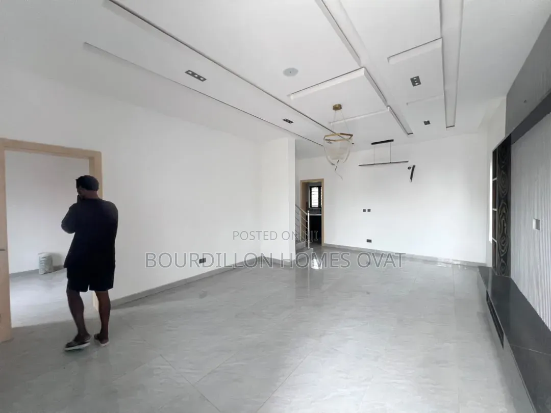4bdrm Duplex in Ado Road Lagos for sale in Ado / Ajah
