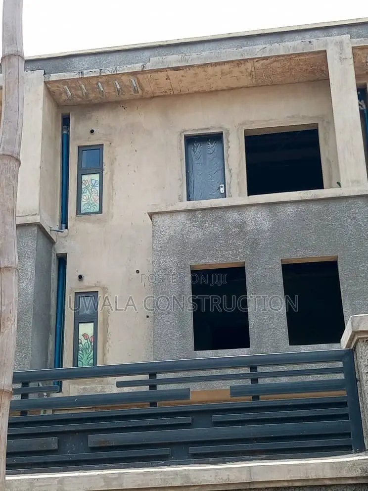 5bdrm Duplex in Gaduwa for sale in Gaduwa