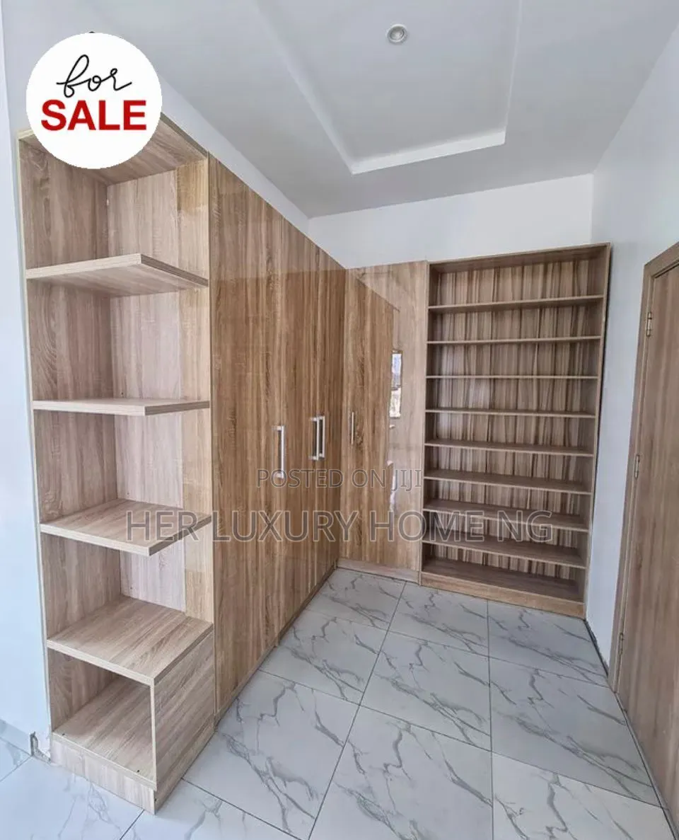 2bdrm Apartment in Agungi for sale in Agungi