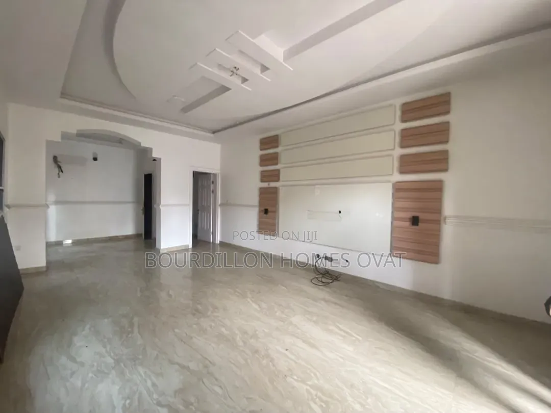 3bdrm Apartment in Lekki Phase 1 for rent in Lekki Phase 1