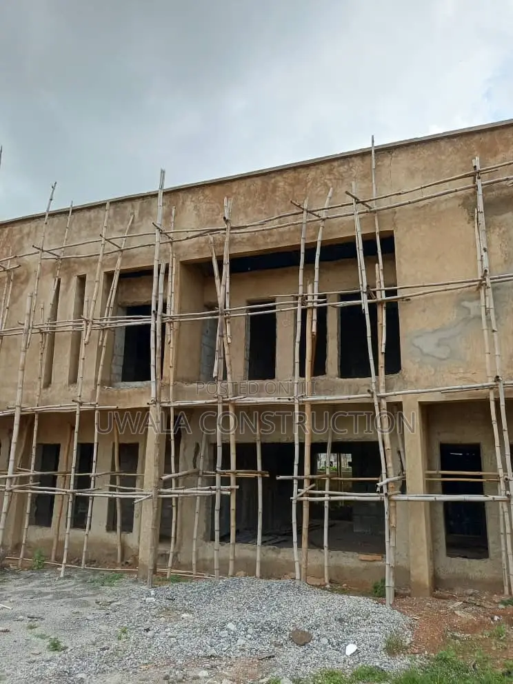 3bdrm Duplex in Gaduwa for Sale in Gaduwa