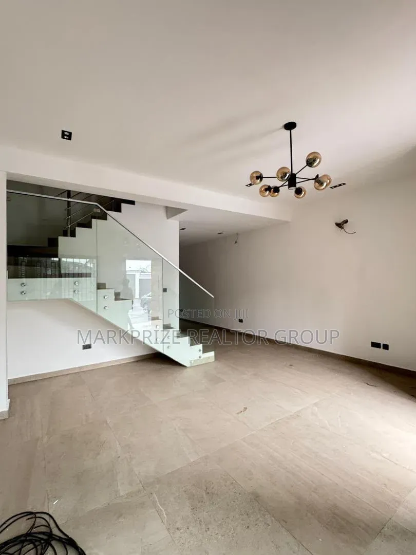 4bdrm Duplex in Magodo Phase 2 Lagos for sale in GRA Phase 2 Shangisha
