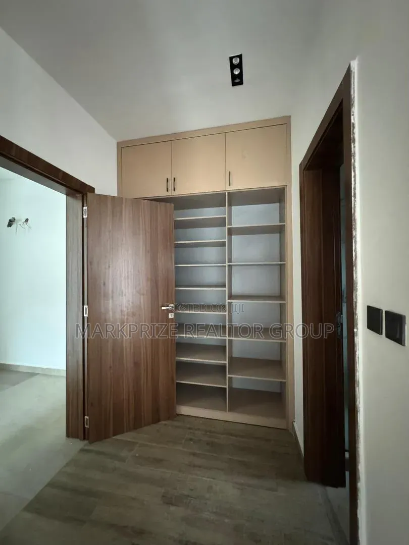 4bdrm Duplex in Magodo Phase 2 Lagos for sale in GRA Phase 2 Shangisha