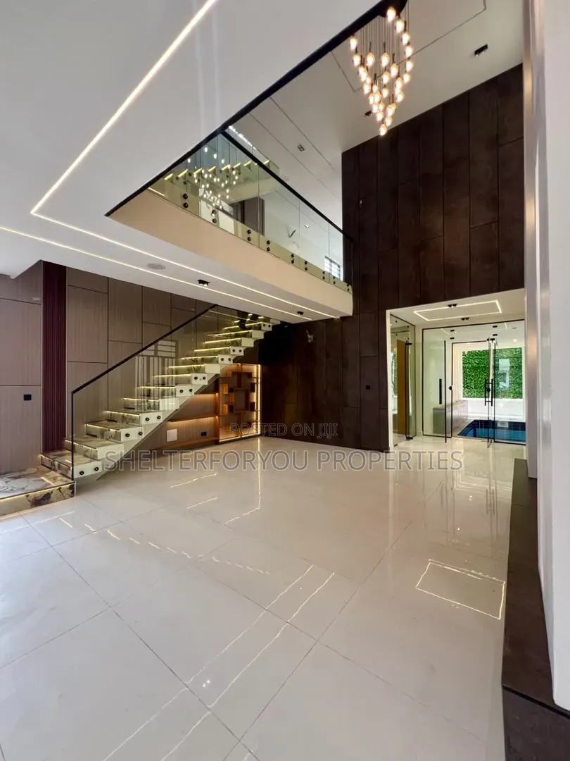 5bdrm Duplex in Chevron for sale in Chevron