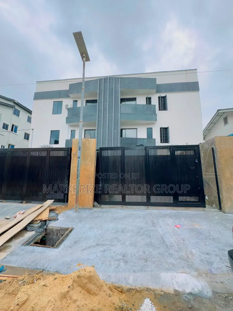 4bdrm Duplex in Yaba Lagos for sale in Sabo / Yaba