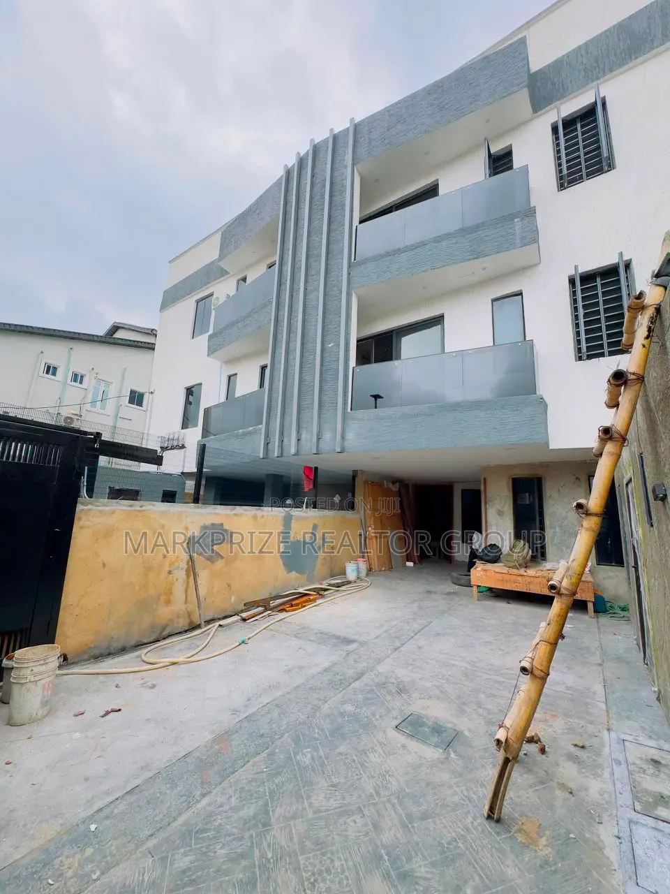 4bdrm Duplex in Yaba Lagos for sale in Sabo / Yaba