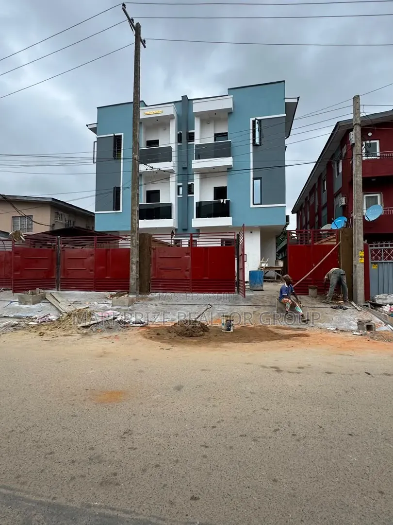 4bdrm Duplex in Gbagada Lagos for sale in Oworonshoki / Gbagada