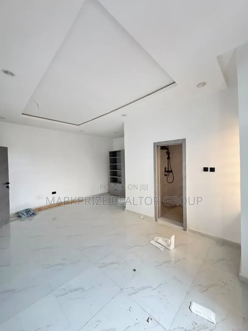 4bdrm Duplex in Gbagada Lagos for sale in Oworonshoki / Gbagada