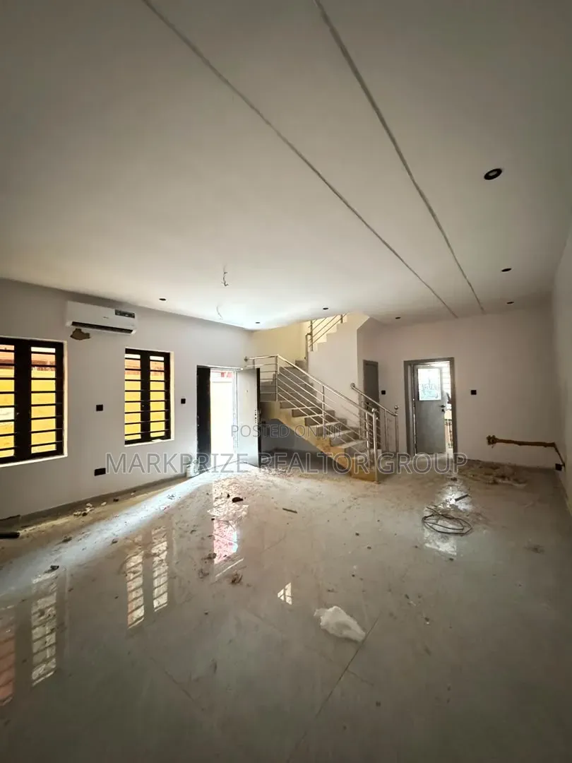 4bdrm Duplex in Gbagada Lagos for sale in Oworonshoki / Gbagada