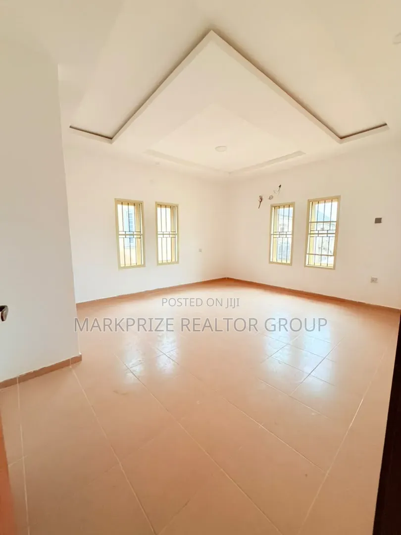3bdrm Apartment in Ikorodu Lagos for sale in Ijede / Ikorodu