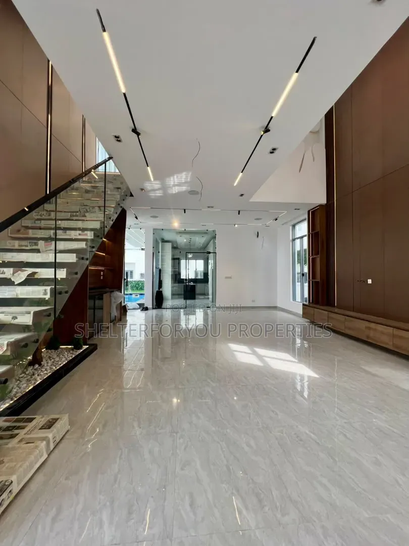 5bdrm Duplex in Osapa london for sale in Osapa london