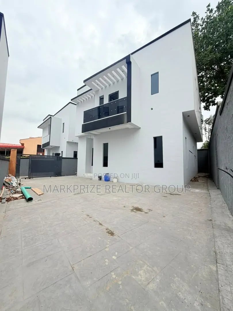 4bdrm Duplex in Omole Phase 1 Lagos for sale in Omole Phase 1