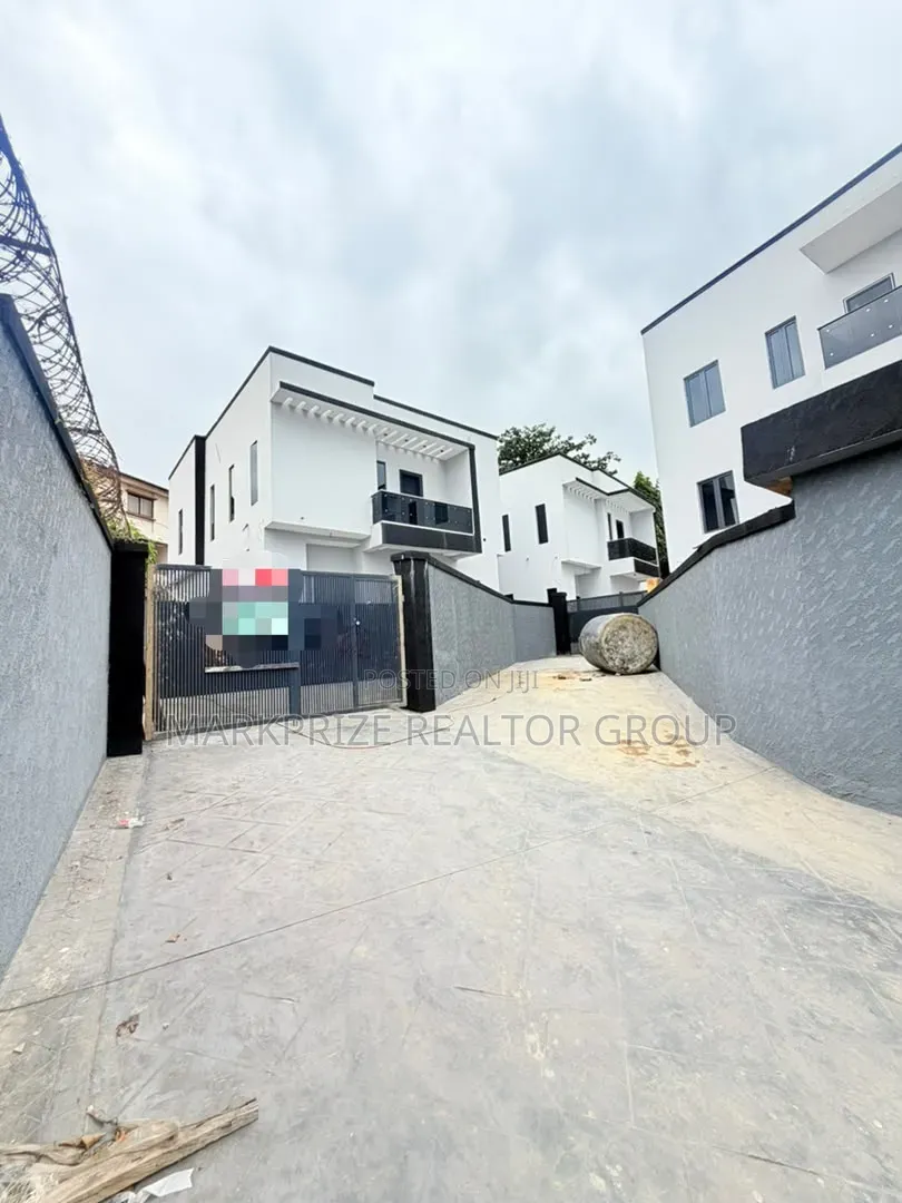 4bdrm Duplex in Omole Phase 1 Lagos for sale in Omole Phase 1