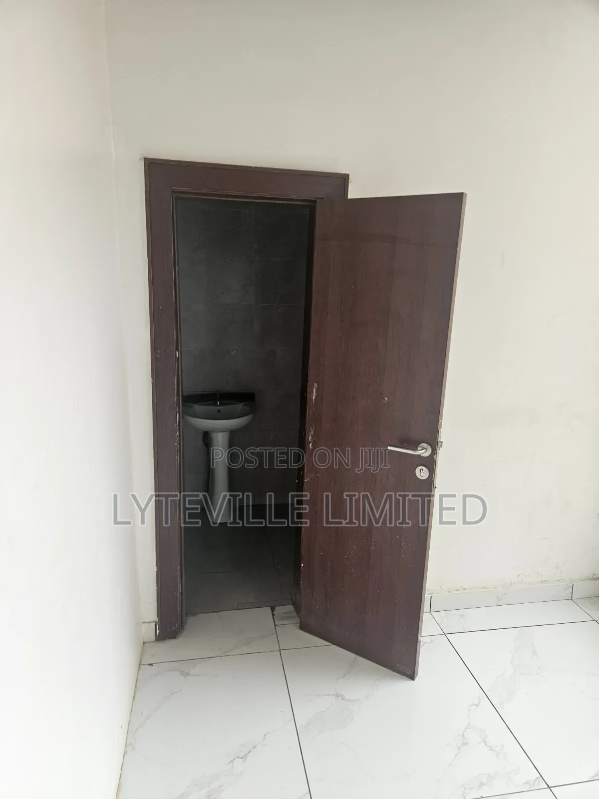 New Office Space - 129sqm in Mabushi