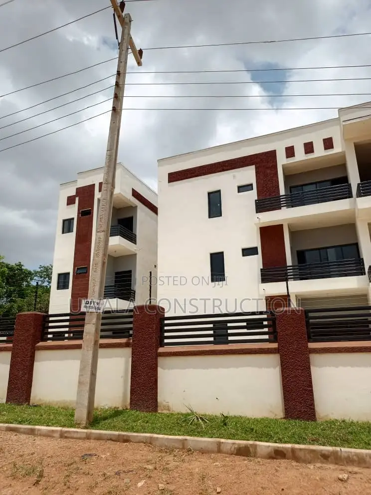 3bdrm Duplex in Gaduwa for sale in Gaduwa