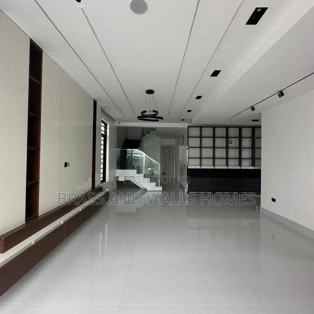 Furnished 5bdrm Duplex in Lekki Phase 1 for sale in Lekki Phase 1