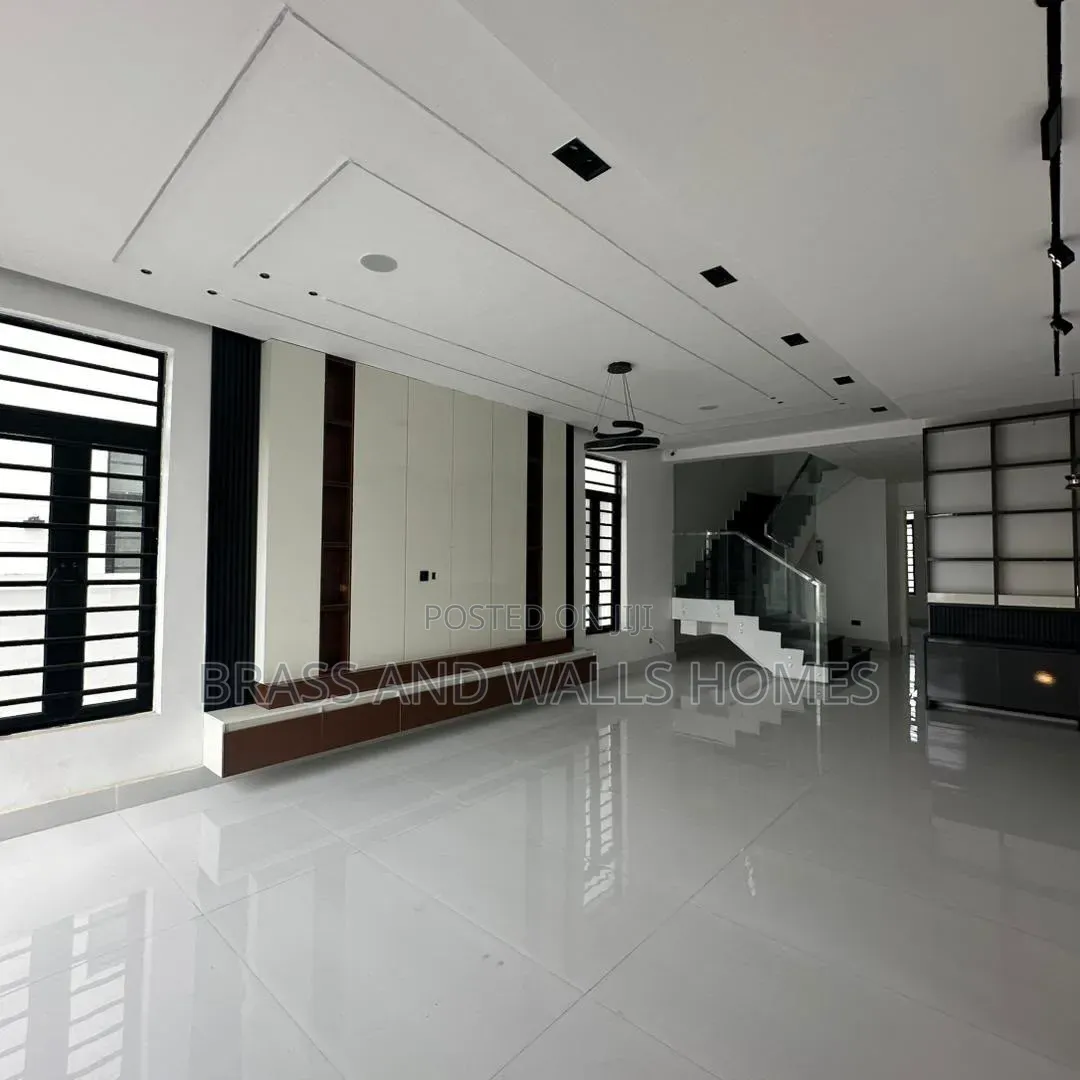 Furnished 5bdrm Duplex in Lekki Phase 1 for sale in Lekki Phase 1