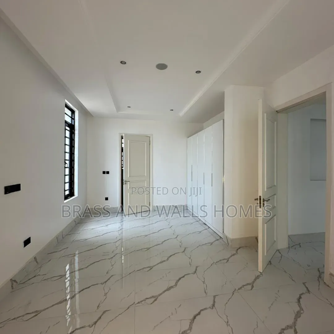 Furnished 5bdrm Duplex in Lekki Phase 1 for sale in Lekki Phase 1