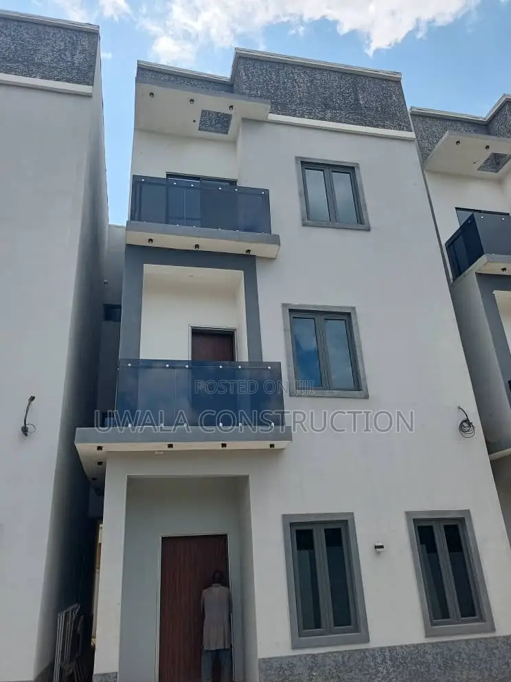 3bdrm Duplex in Gaduwa for sale in Gaduwa