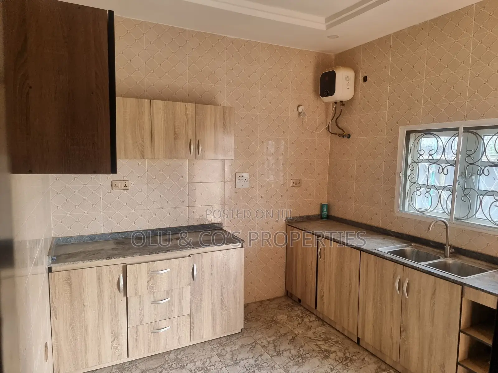 3bdrm Bungalow in Von District for sale in Lugbe District