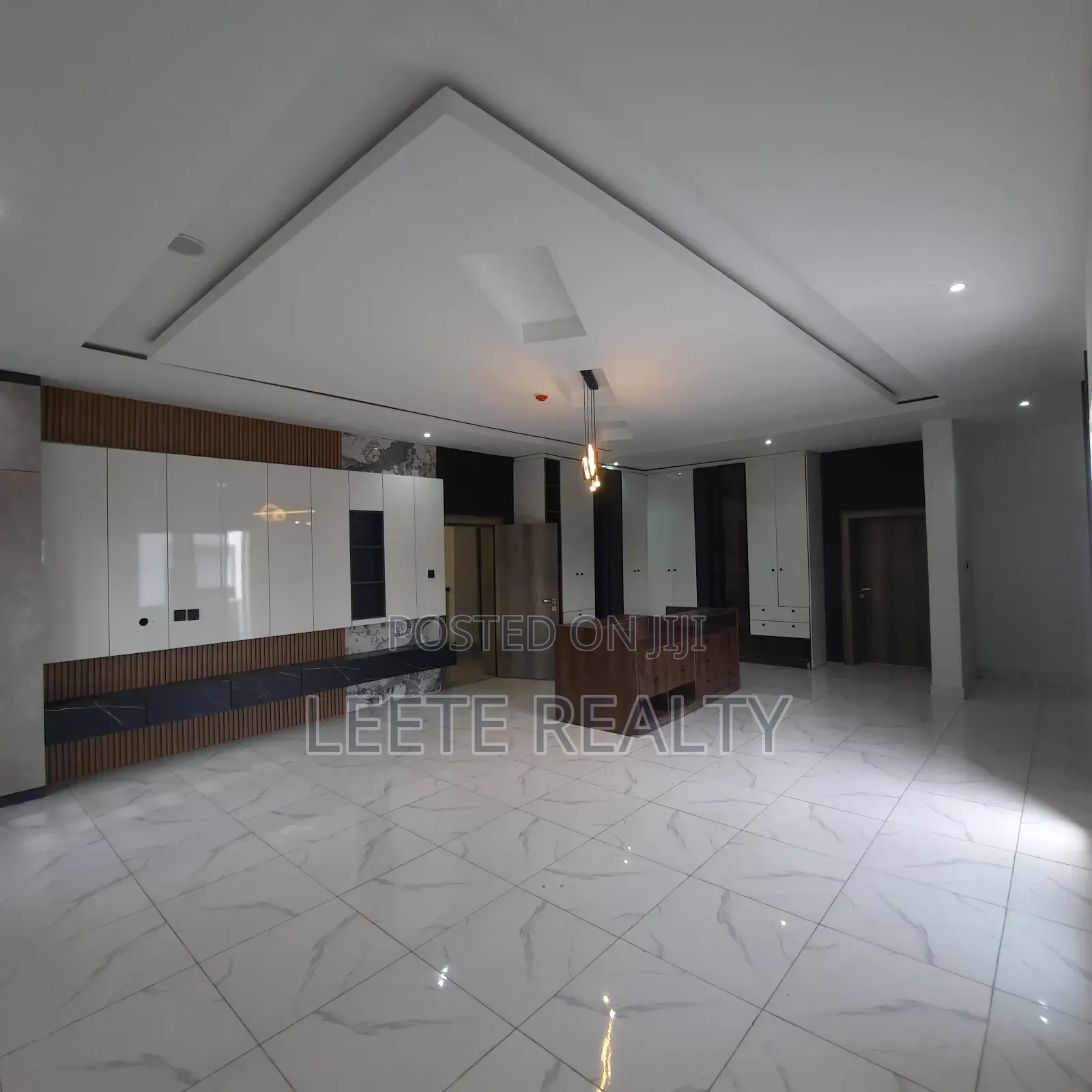 6bdrm Duplex in Katampe Extension for sale in Katampe Extension