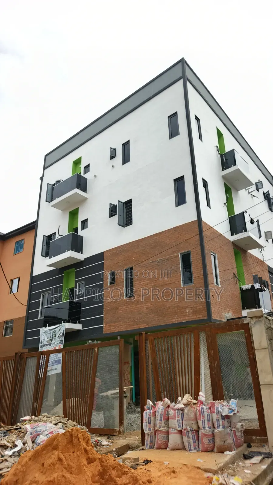 3bdrm Block of Flats in Alagomeji for rent in Alagomeji