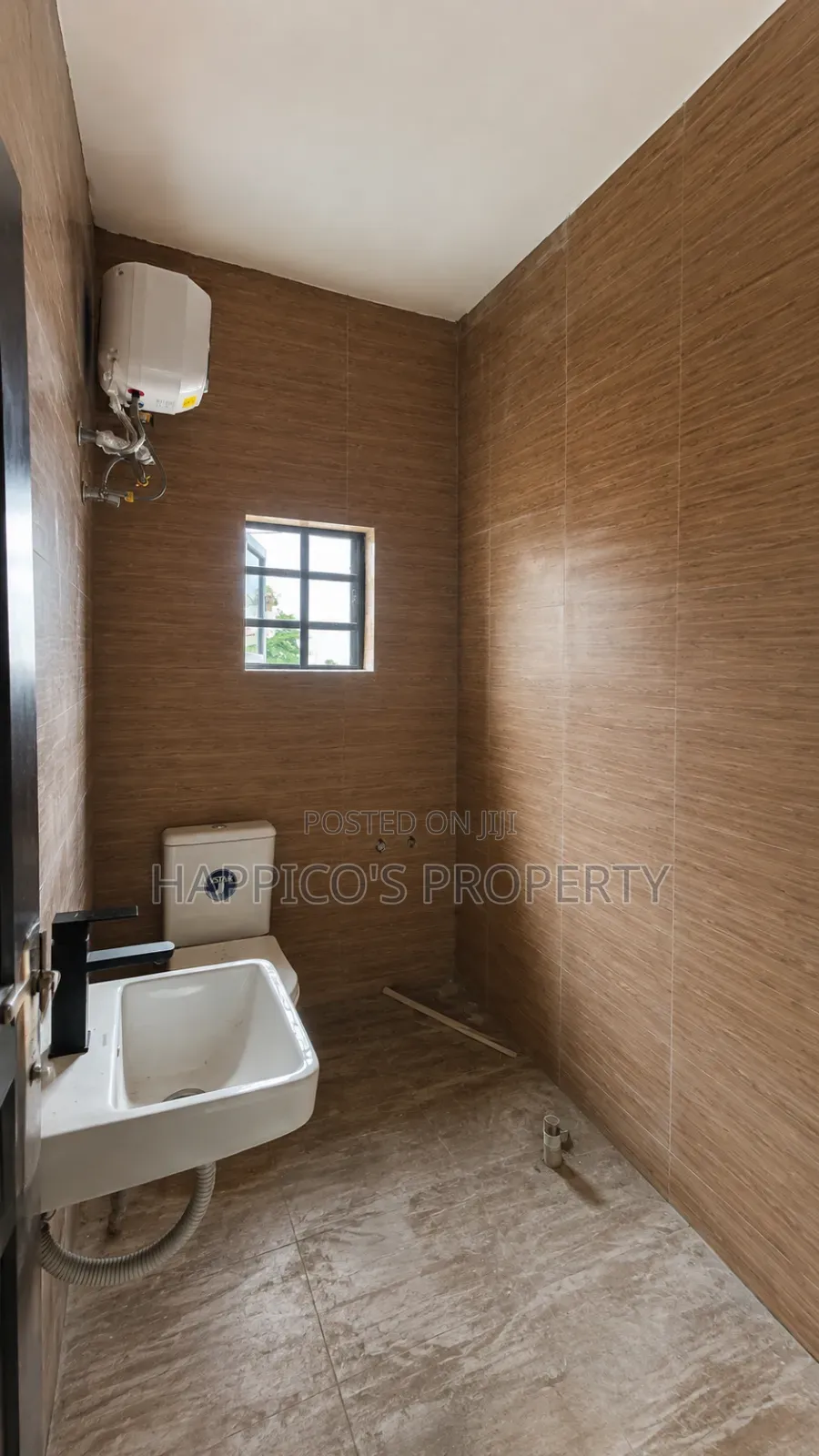 3bdrm Block of Flats in Alagomeji for rent in Alagomeji