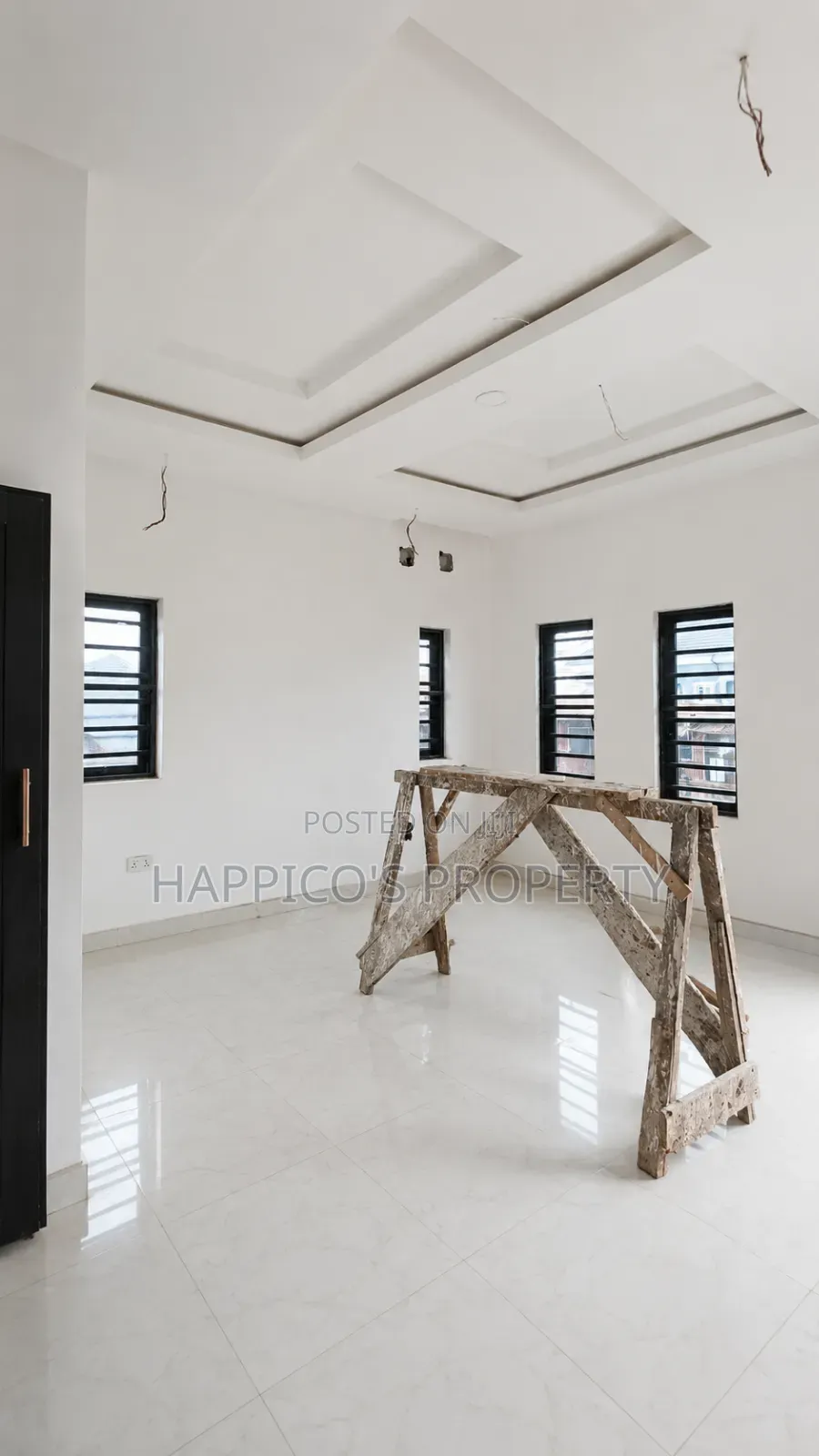 3bdrm Block of Flats in Alagomeji for rent in Alagomeji