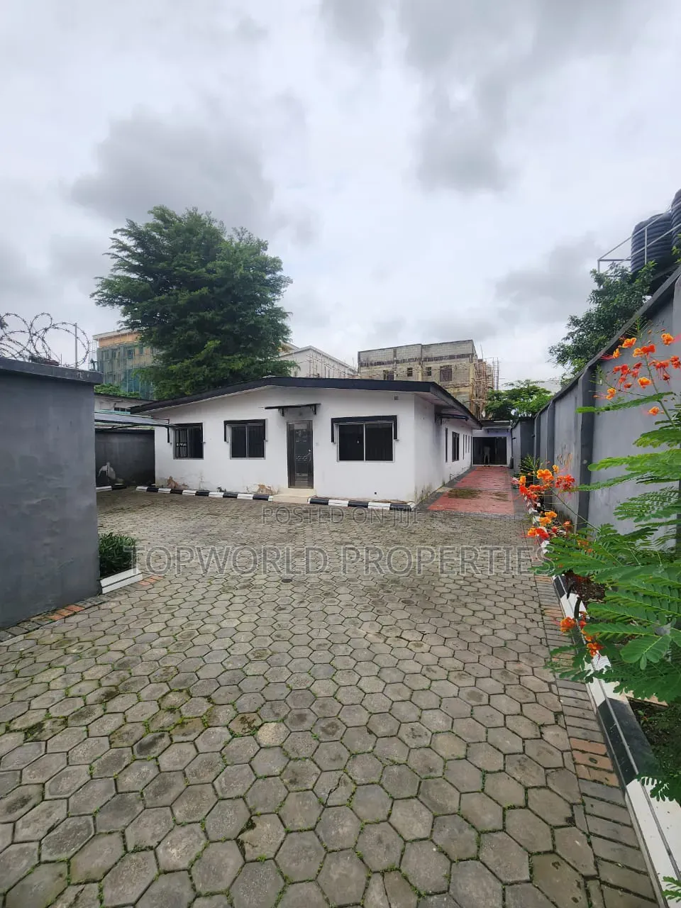 3bdrm Bungalow in Ikeja Gra for rent in Ikeja GRA