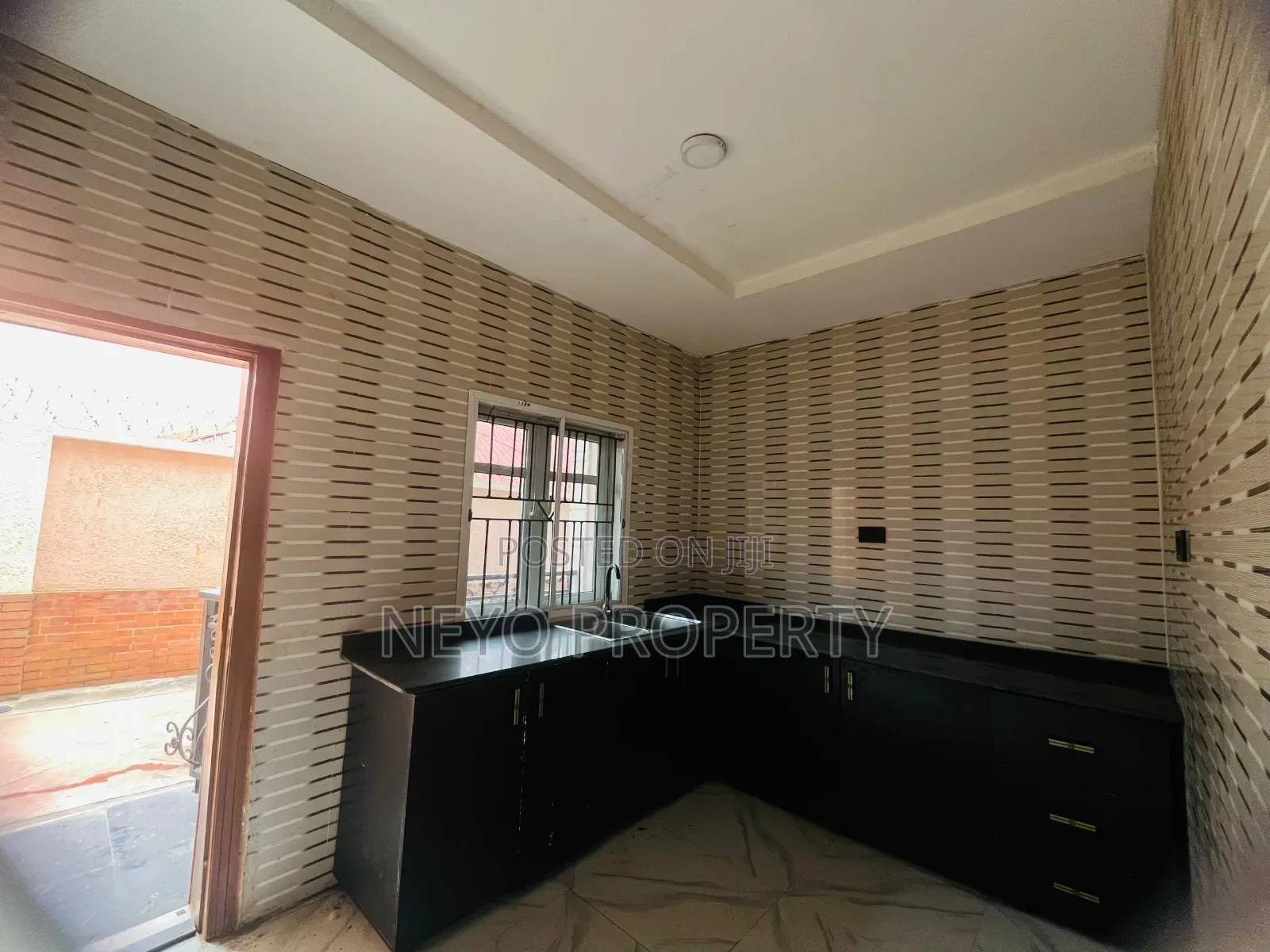 2bdrm Block of Flats in Oseni Estate, Igbogbo for rent in Igbogbo
