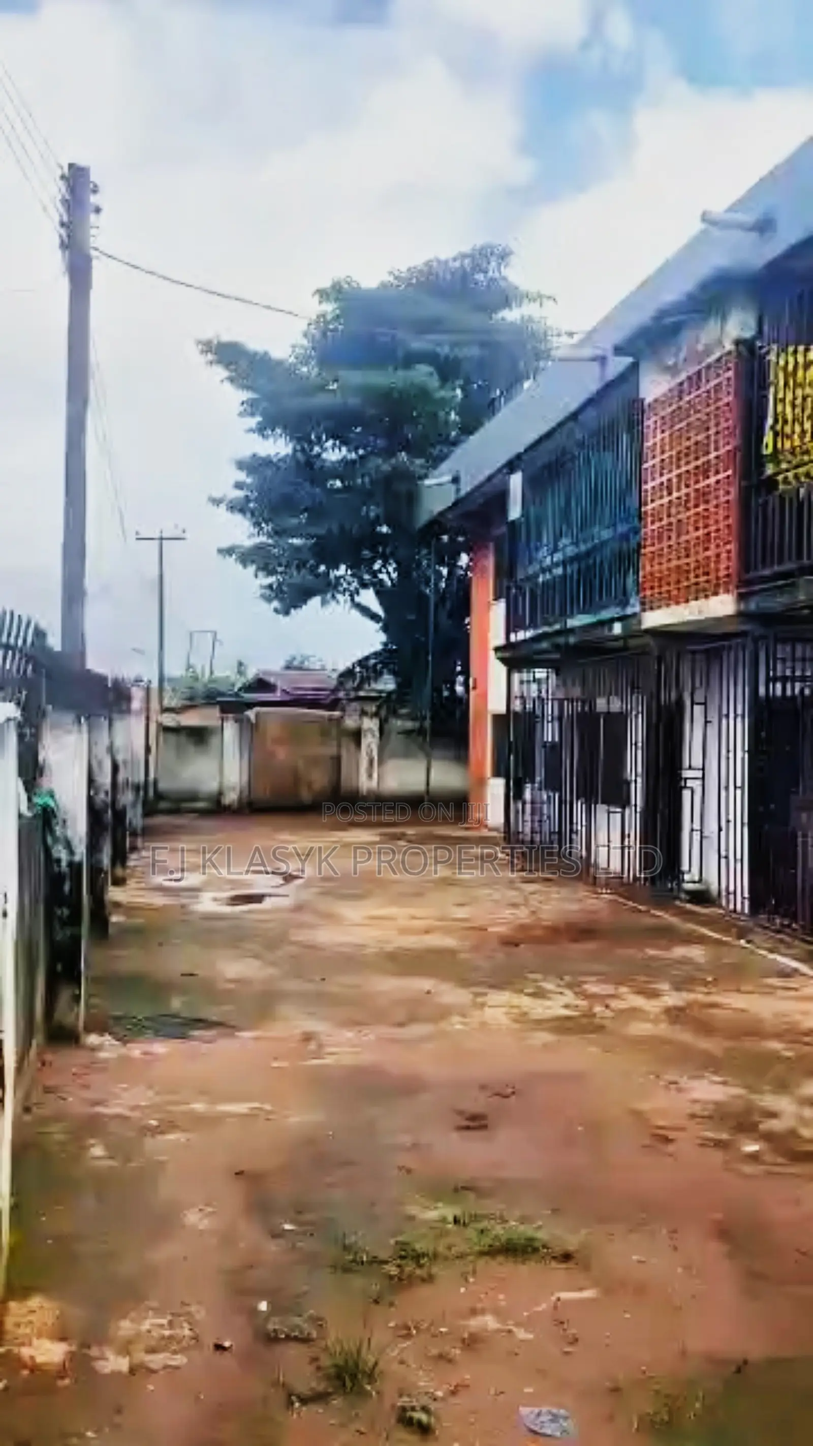 12bdrm Block of Flats in Edo State for sale in Edo State