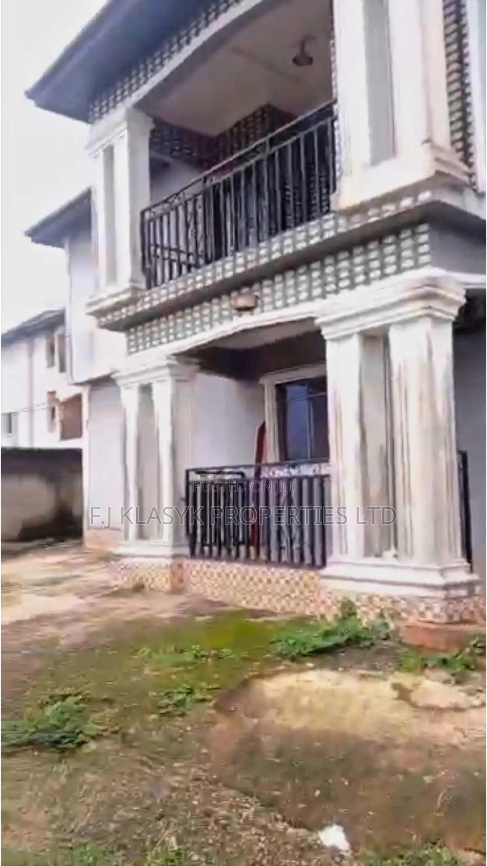 12bdrm Block of Flats in Edo State for sale in Edo State